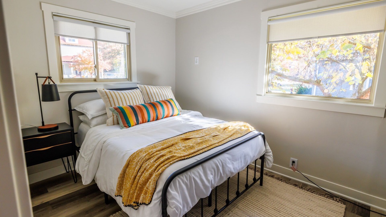 Photo of Bedroom in Mount Clemens