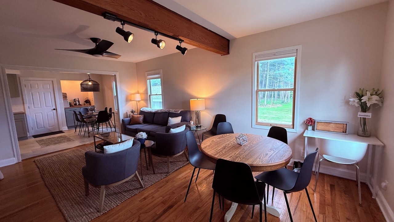 Photo of Livingroom in Michigan City