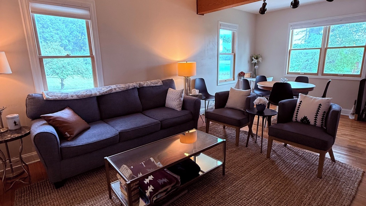 Photo of Livingroom in Michigan City