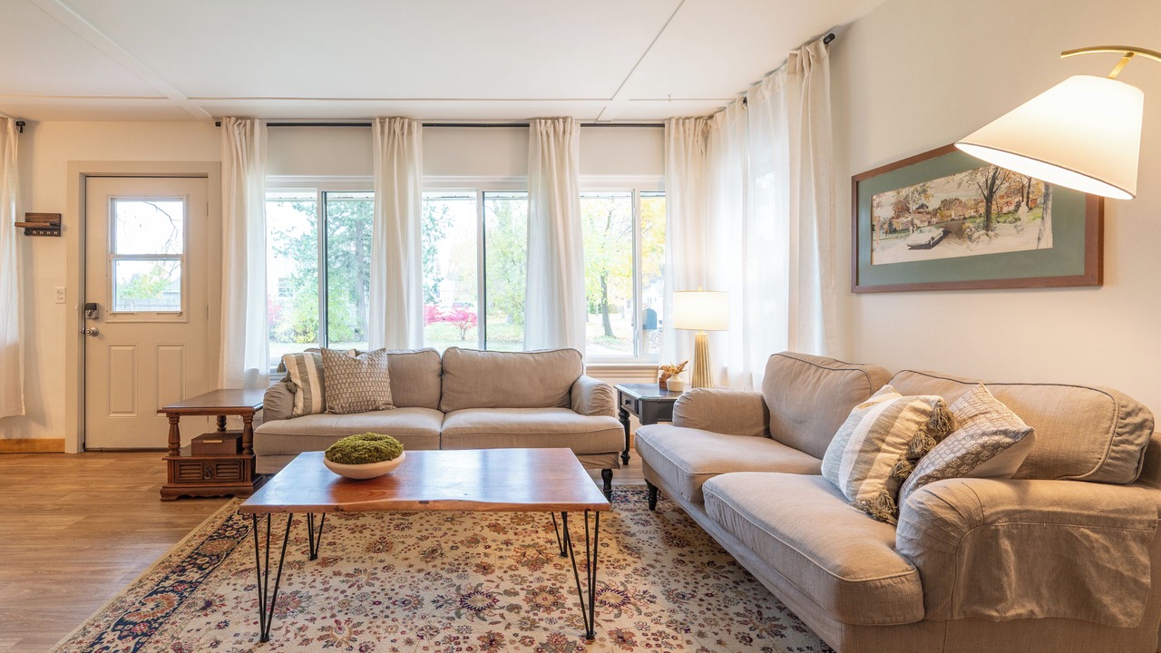 Photo of Livingroom in Midland