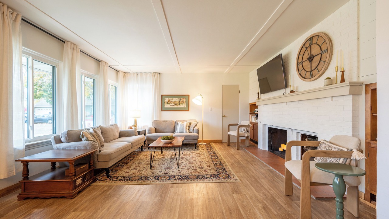 Photo of Livingroom in Midland