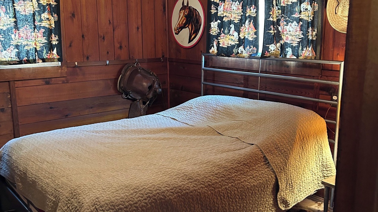 Photo of Bedroom in Tawas City