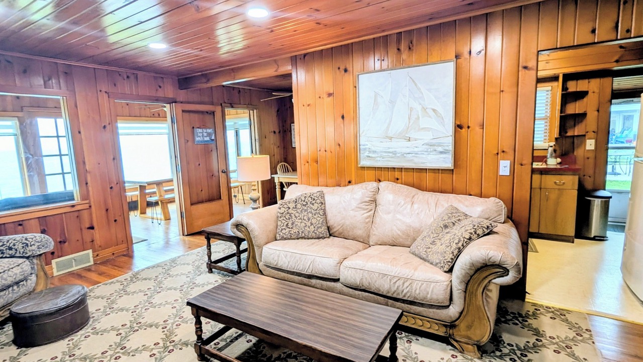 Photo of Livingroom in Port Sanilac