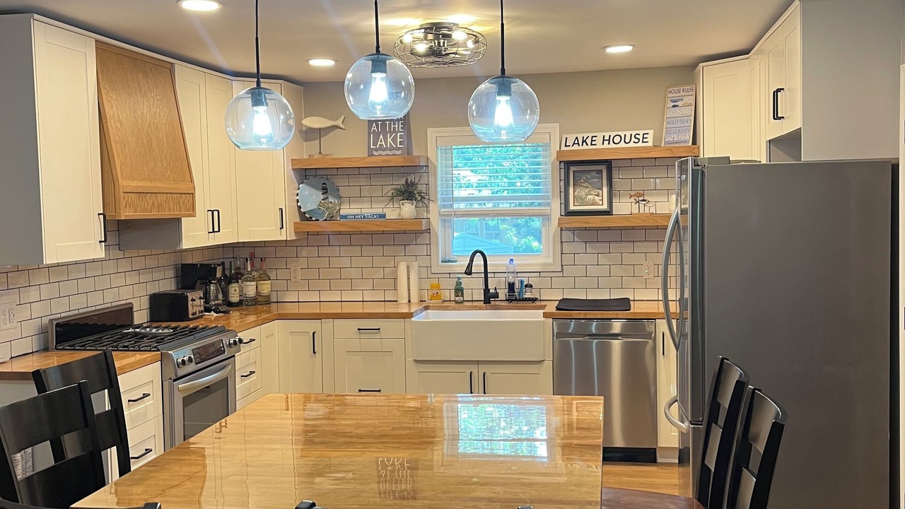 Photo of Kitchen in Town of Pines