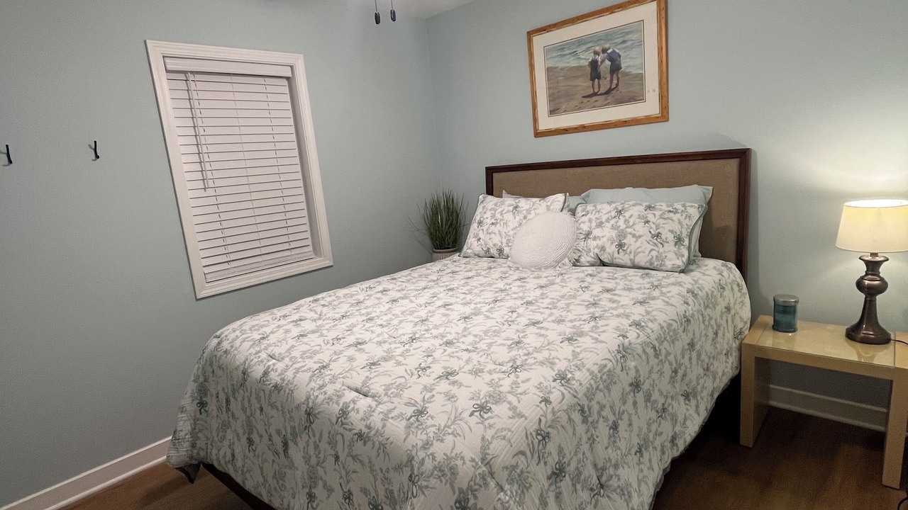 Photo of Bedroom in Town of Pines