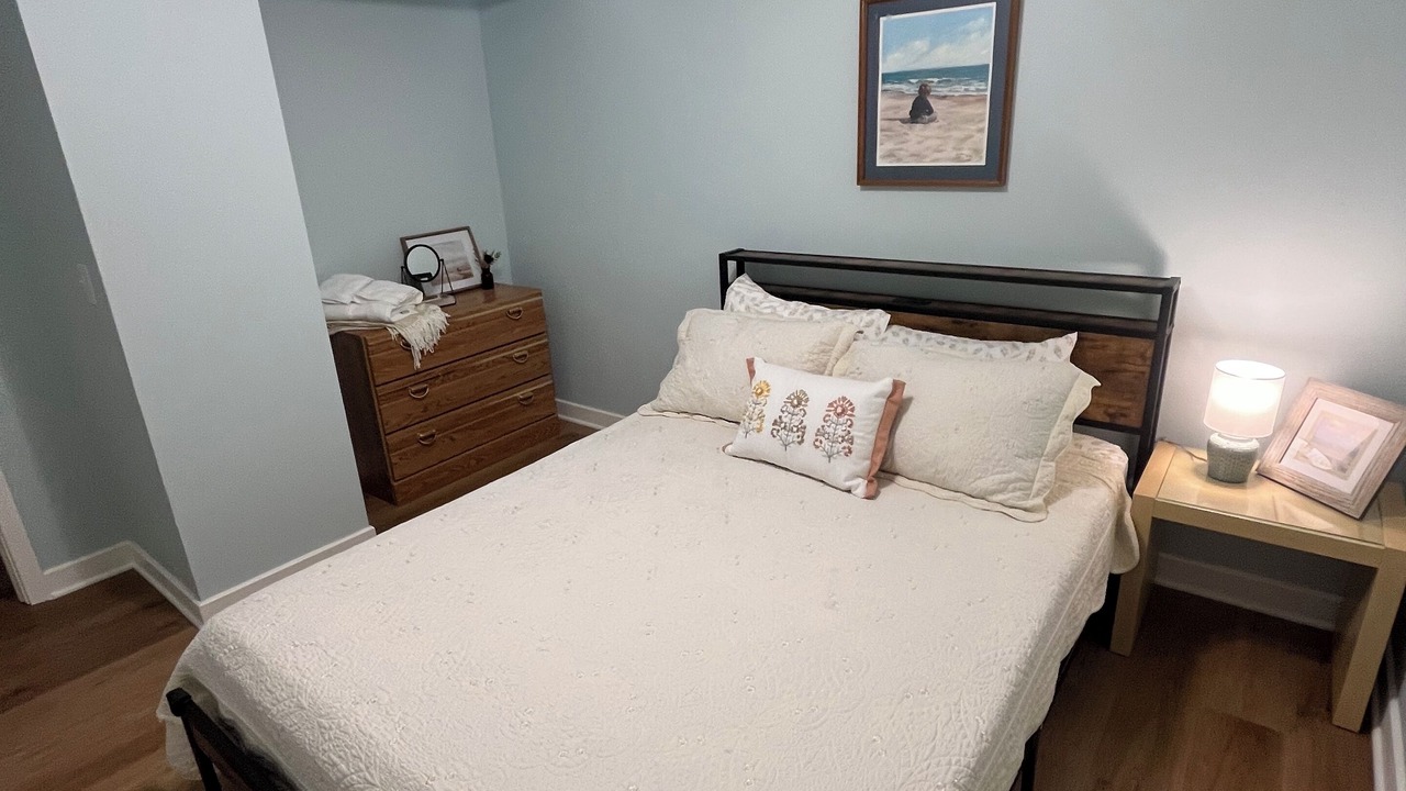 Photo of Bedroom in Town of Pines