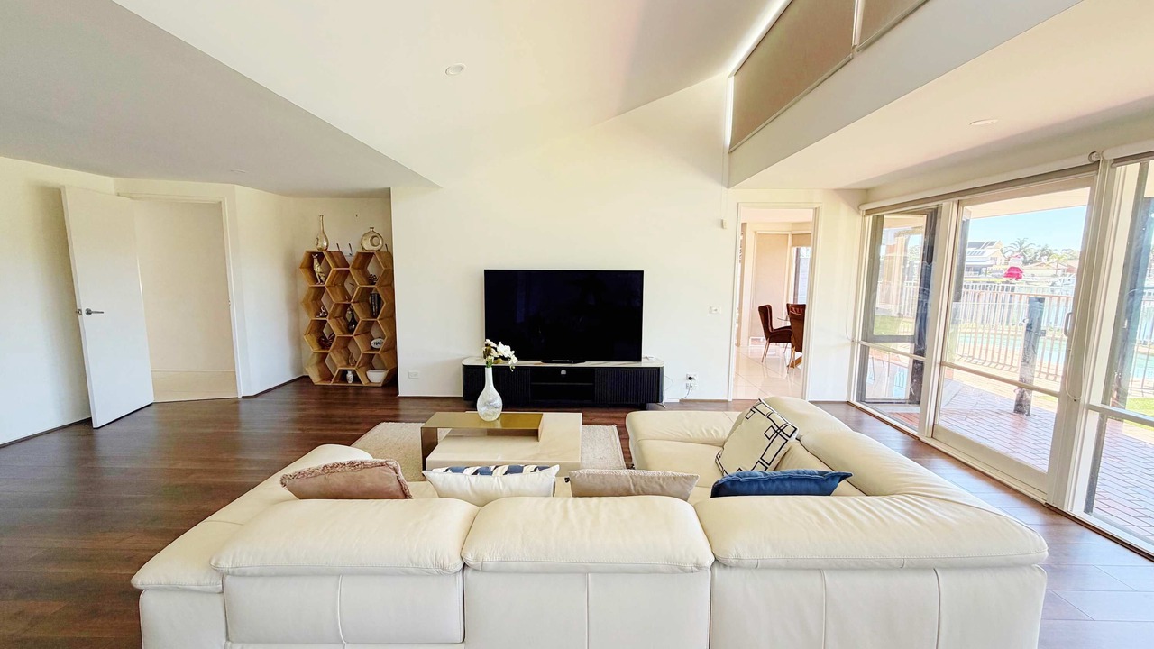 Photo of Livingroom in Patterson Lakes