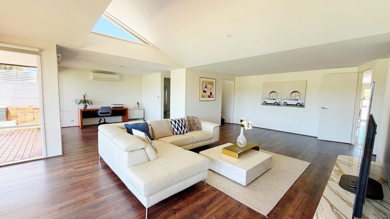 Photo of Livingroom in Patterson Lakes