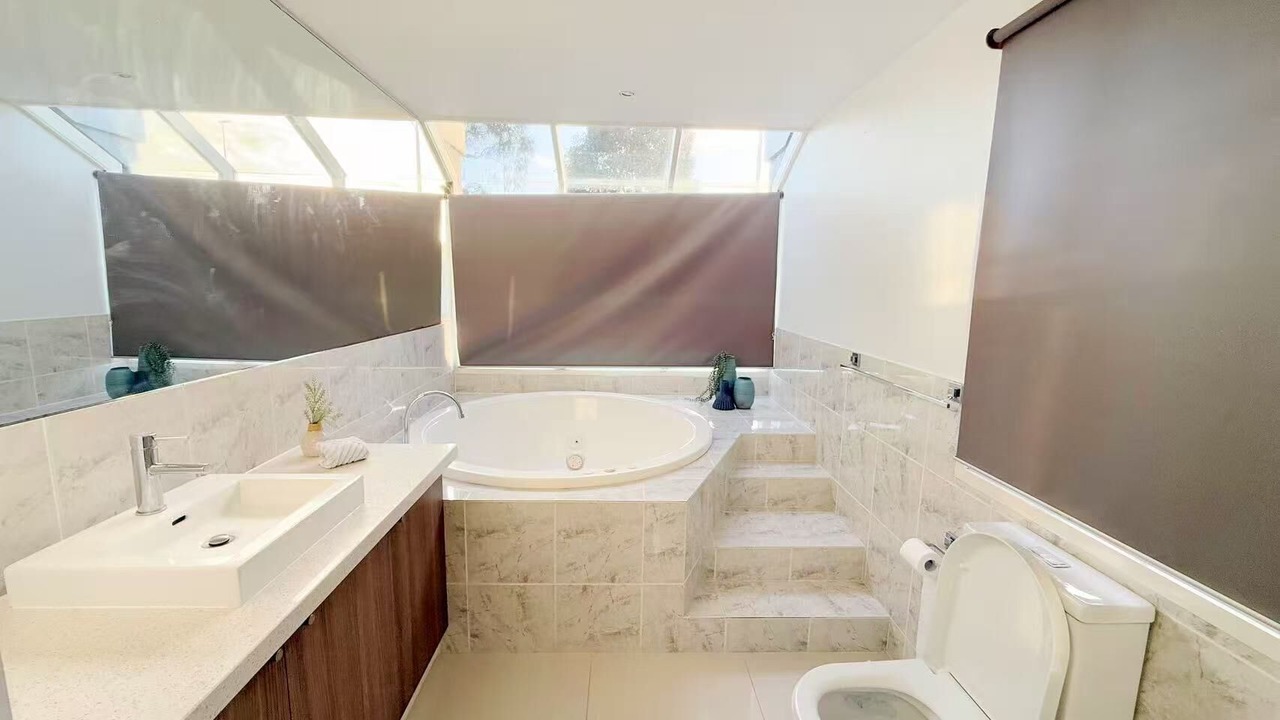 Photo of Bathroom in Patterson Lakes