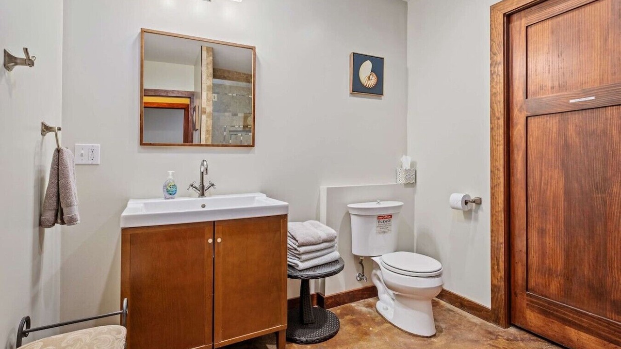 Photo of Bathroom in Smyrna