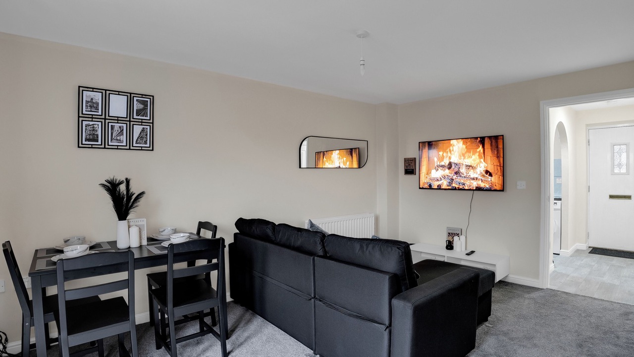 Photo of Livingroom in Smethwick