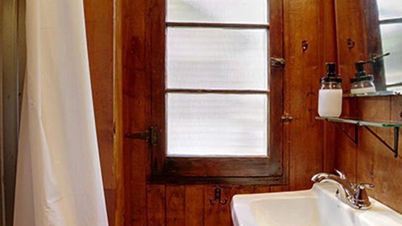 Photo of Bathroom in Cadillac