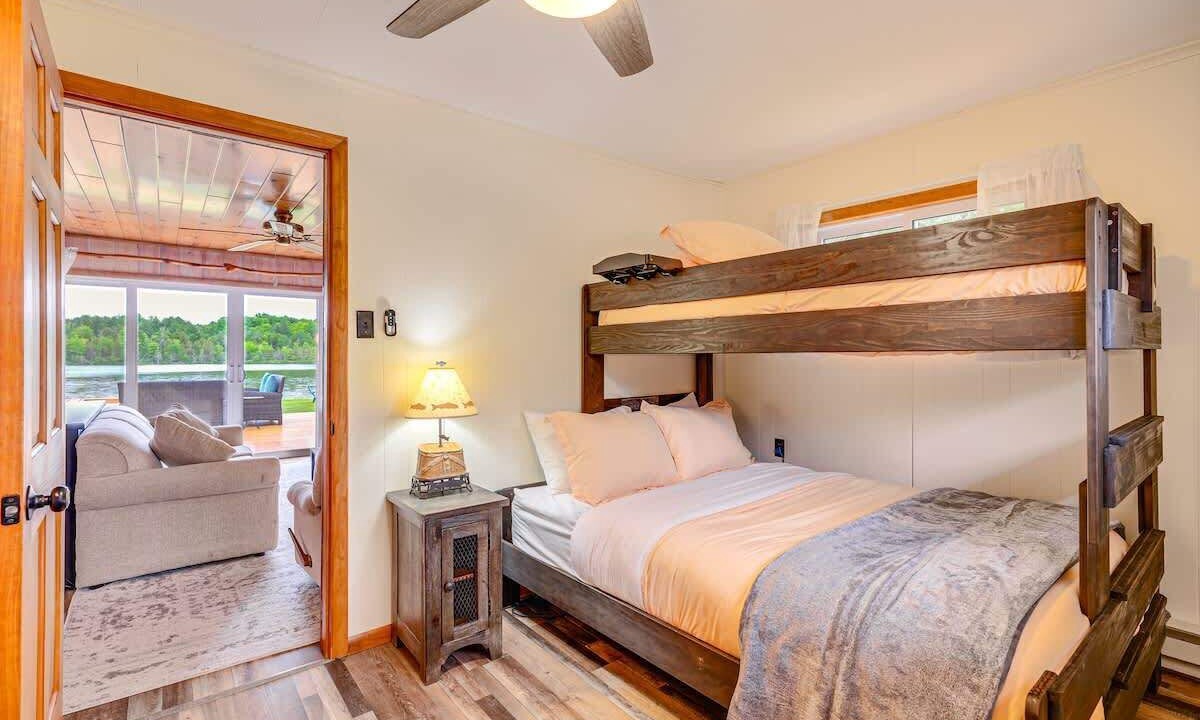 Photo of Bedroom in Alden