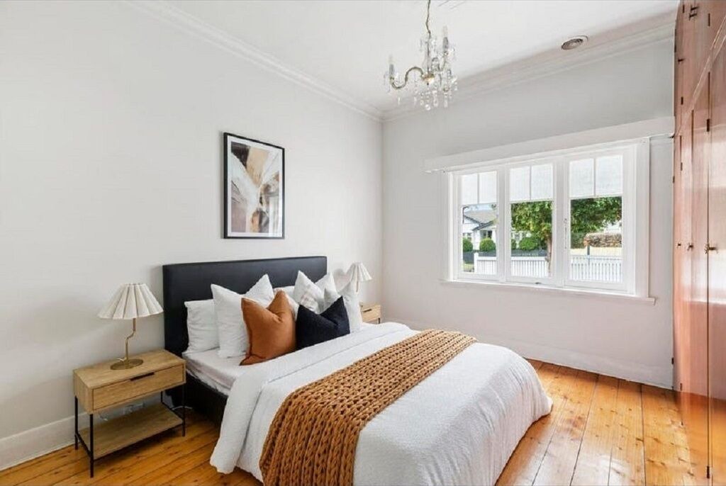 Photo of Bedroom in Kew East