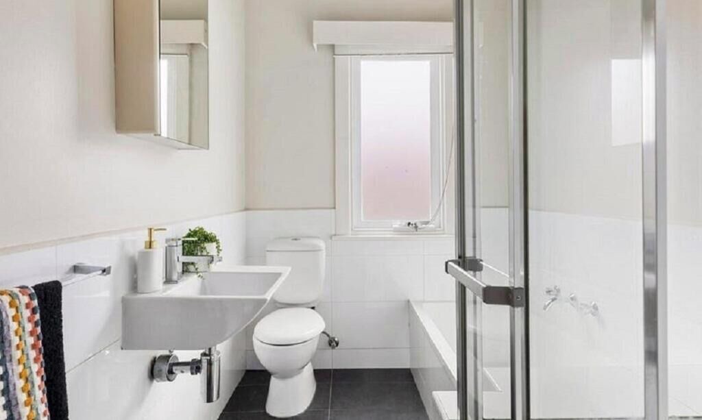 Photo of Bathroom in Kew East