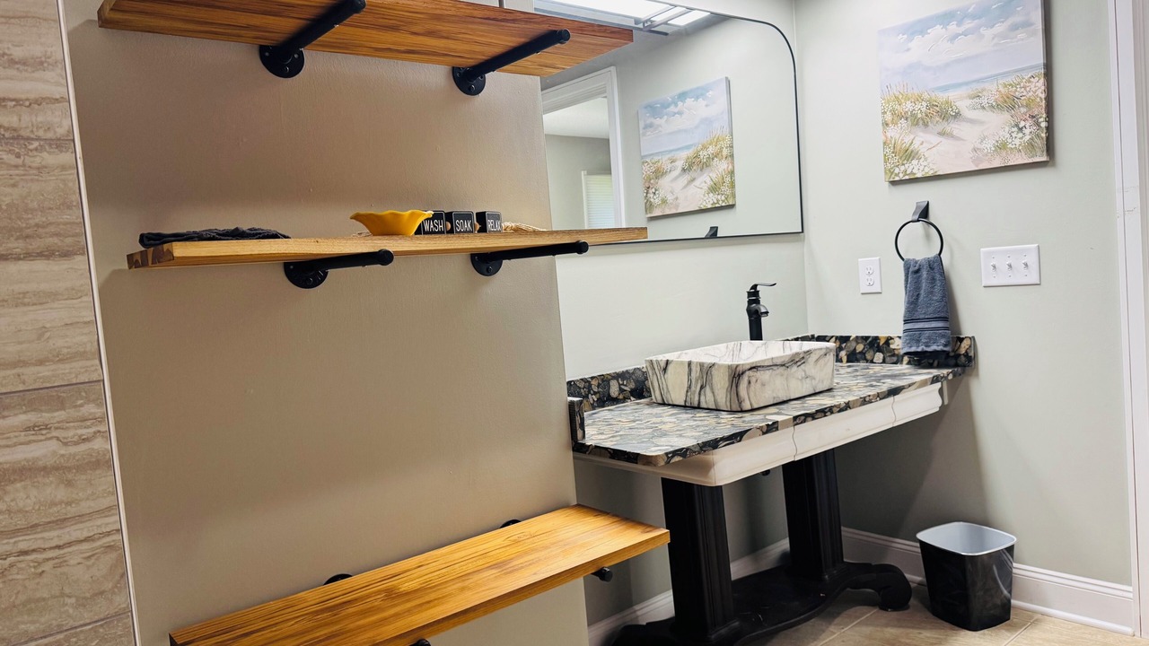 Photo of Bathroom in Curtice