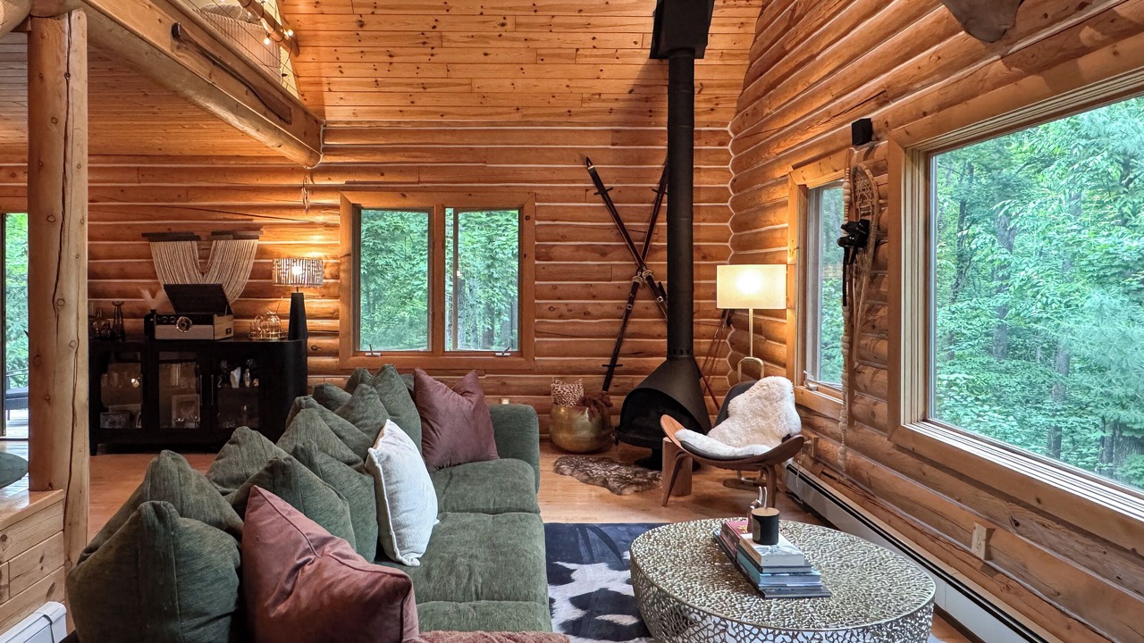 Photo of Bedroom in Alanson