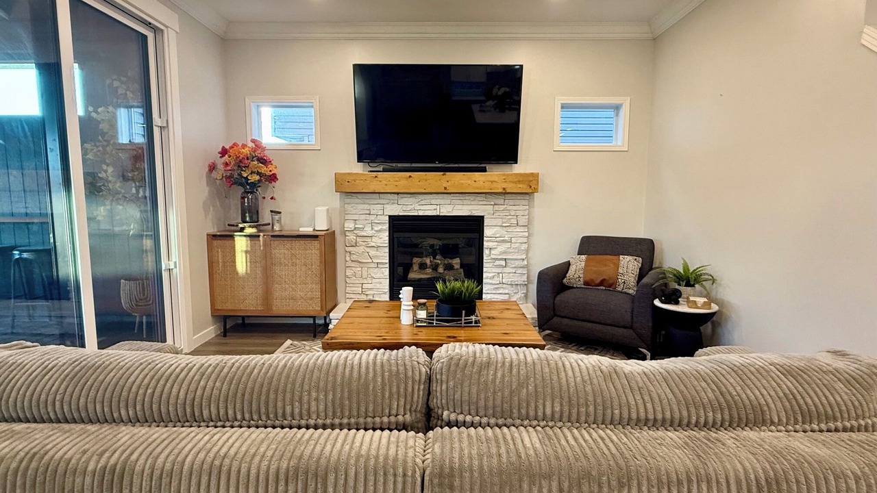 Photo of Livingroom in McKenzie Towne