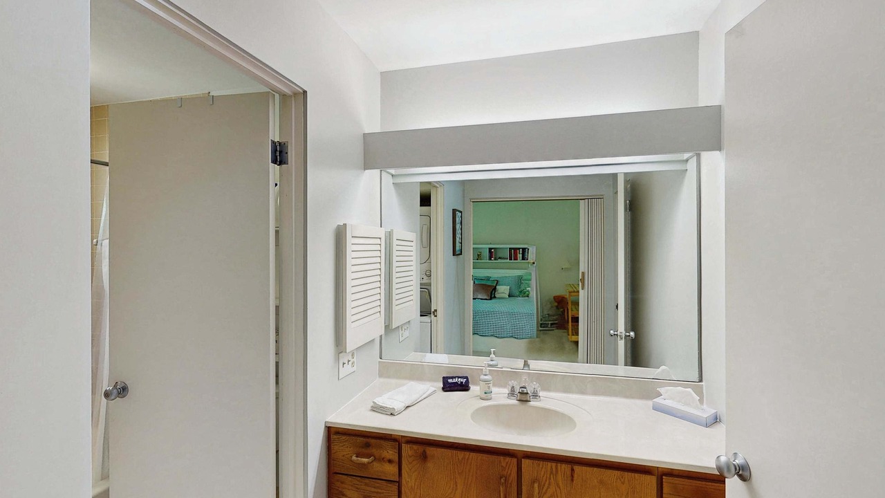 Photo of Bathroom in Maple City