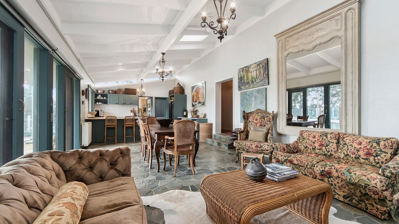 Photo of Livingroom in Main Ridge