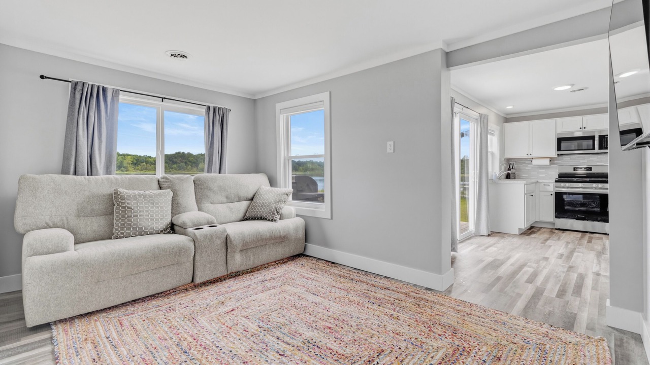 Photo of Livingroom in Six Lakes