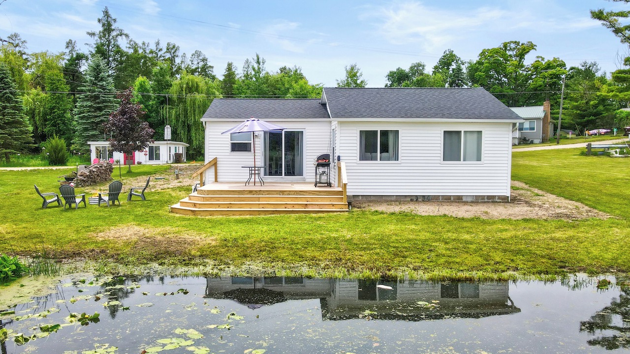 Photo of Outdoor in Six Lakes
