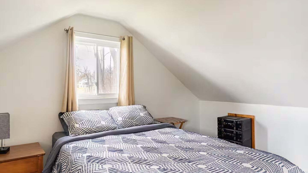 Photo of Bedroom in Holly