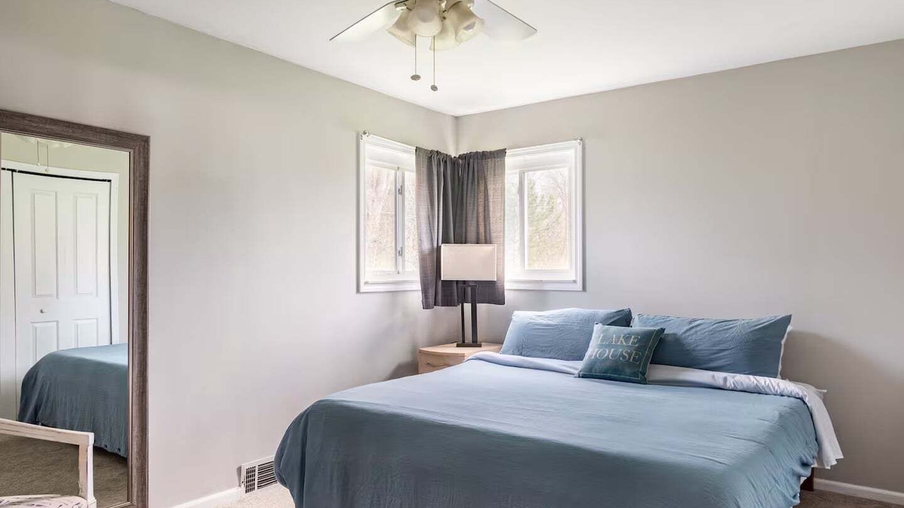 Photo of Bedroom in Holly