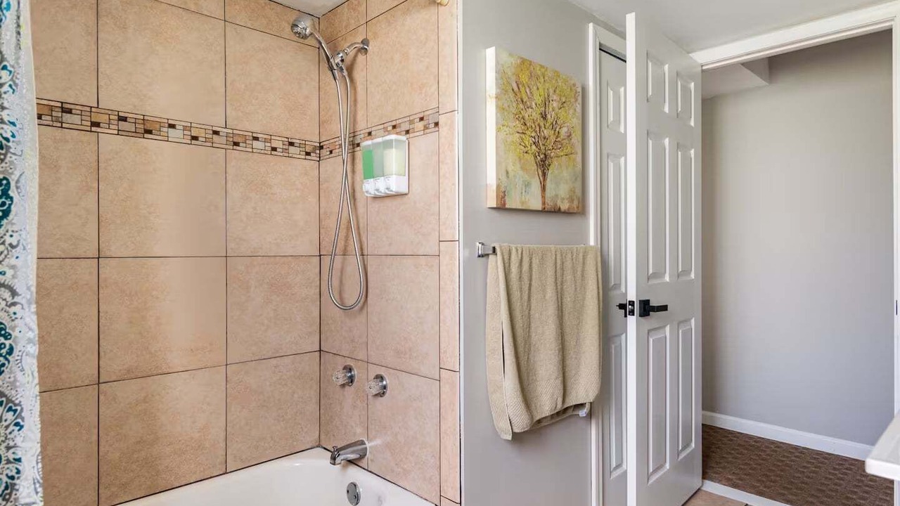 Photo of Bathroom in Holly