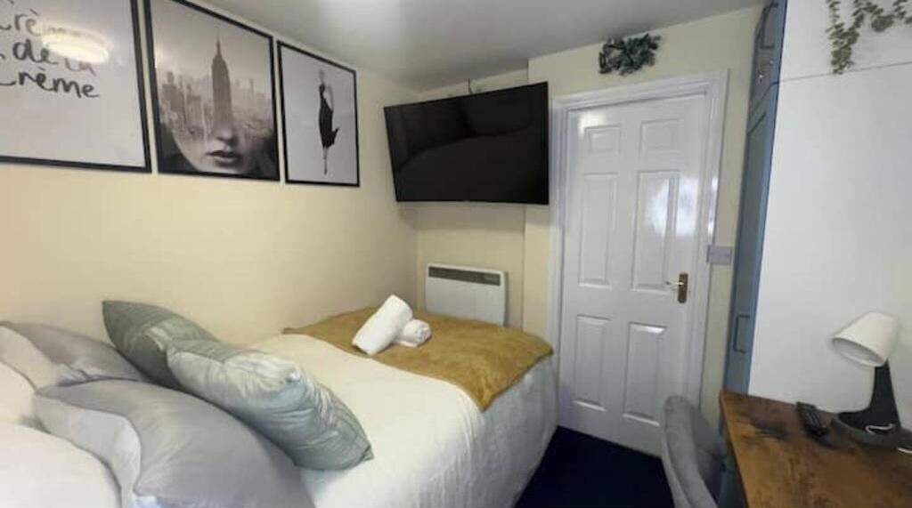Photo of Bedroom in Oldbury