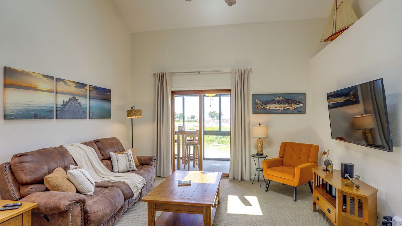 Photo of Livingroom in Oak Harbor