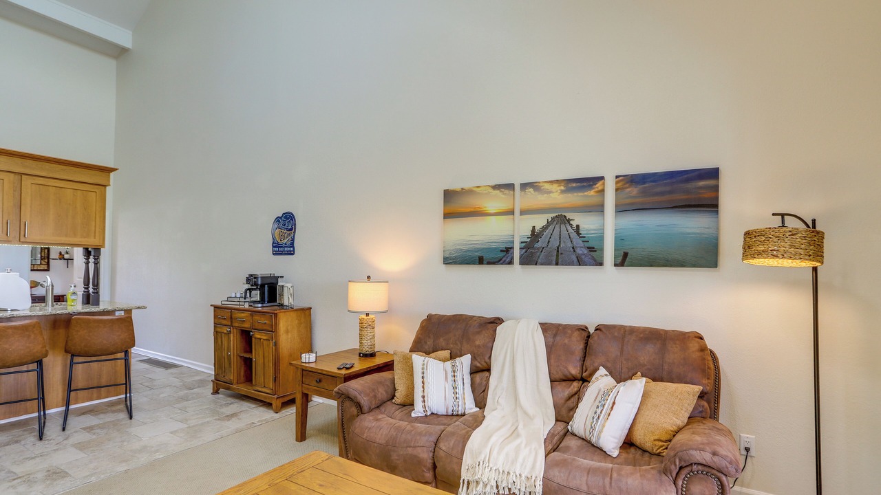 Photo of Livingroom in Oak Harbor