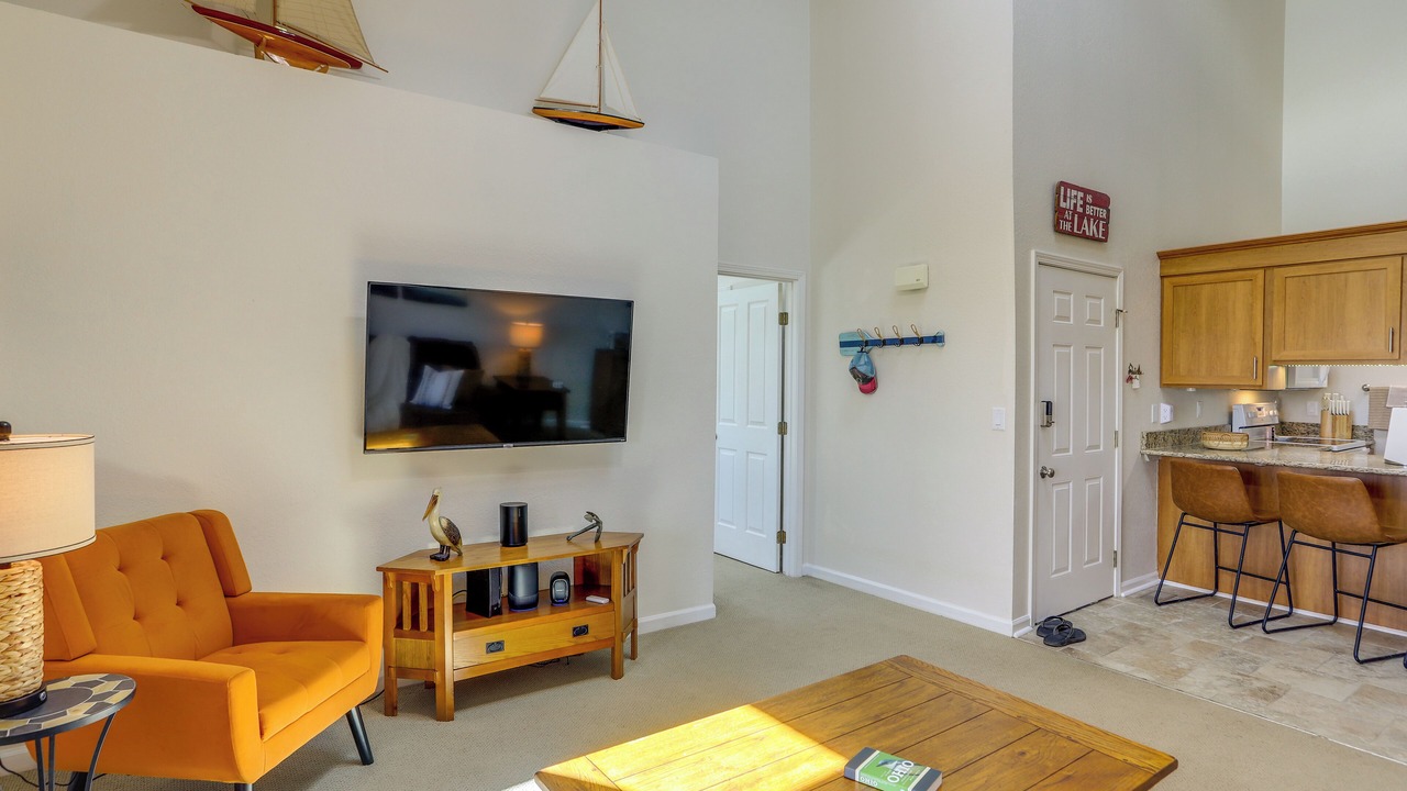 Photo of Livingroom in Oak Harbor