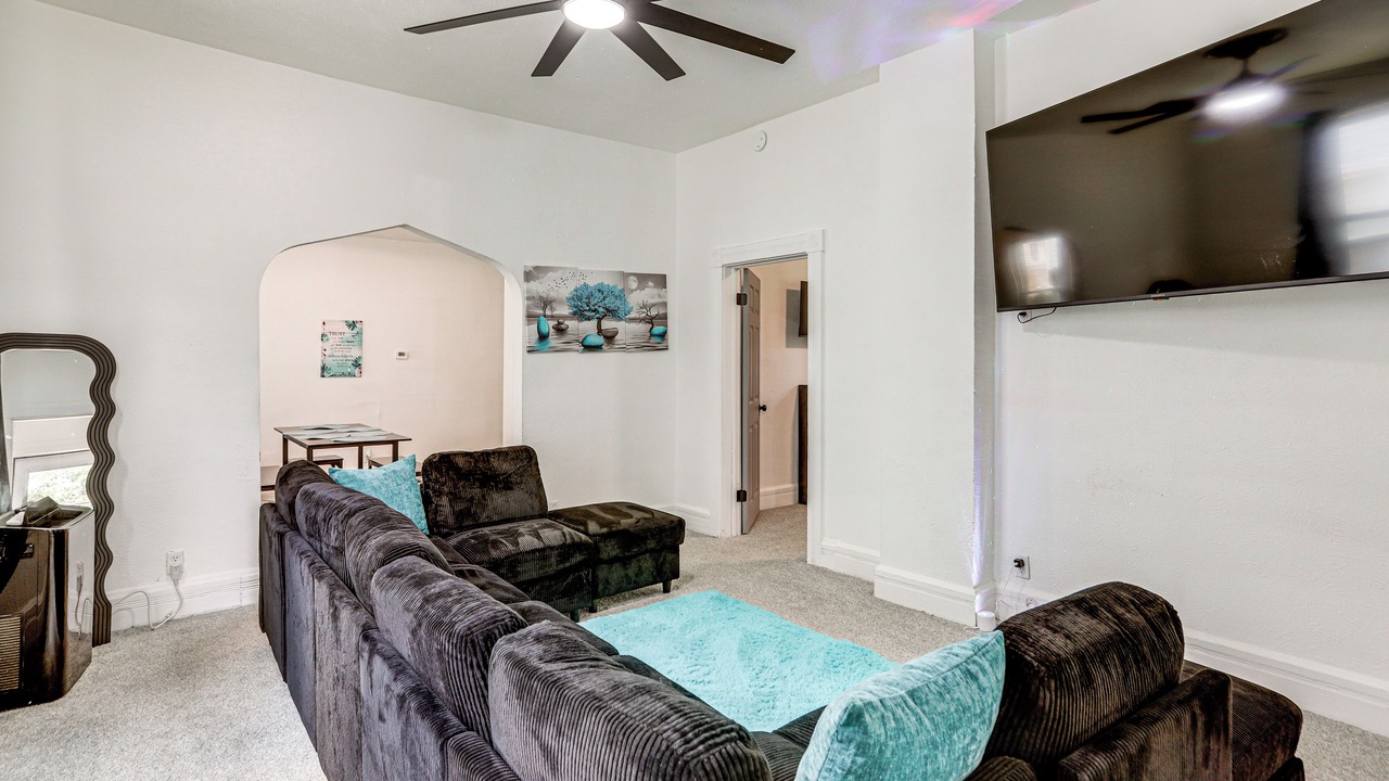 Photo of Livingroom in Downtown Toledo