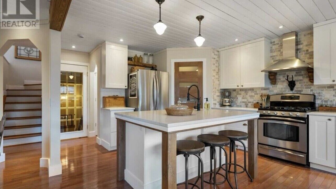 Photo of Kitchen in Southeast Calgary