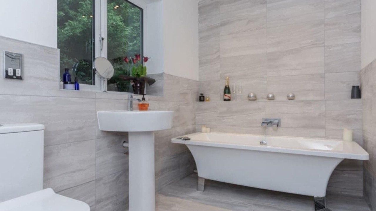 Photo of Bathroom in Henley-in-Arden