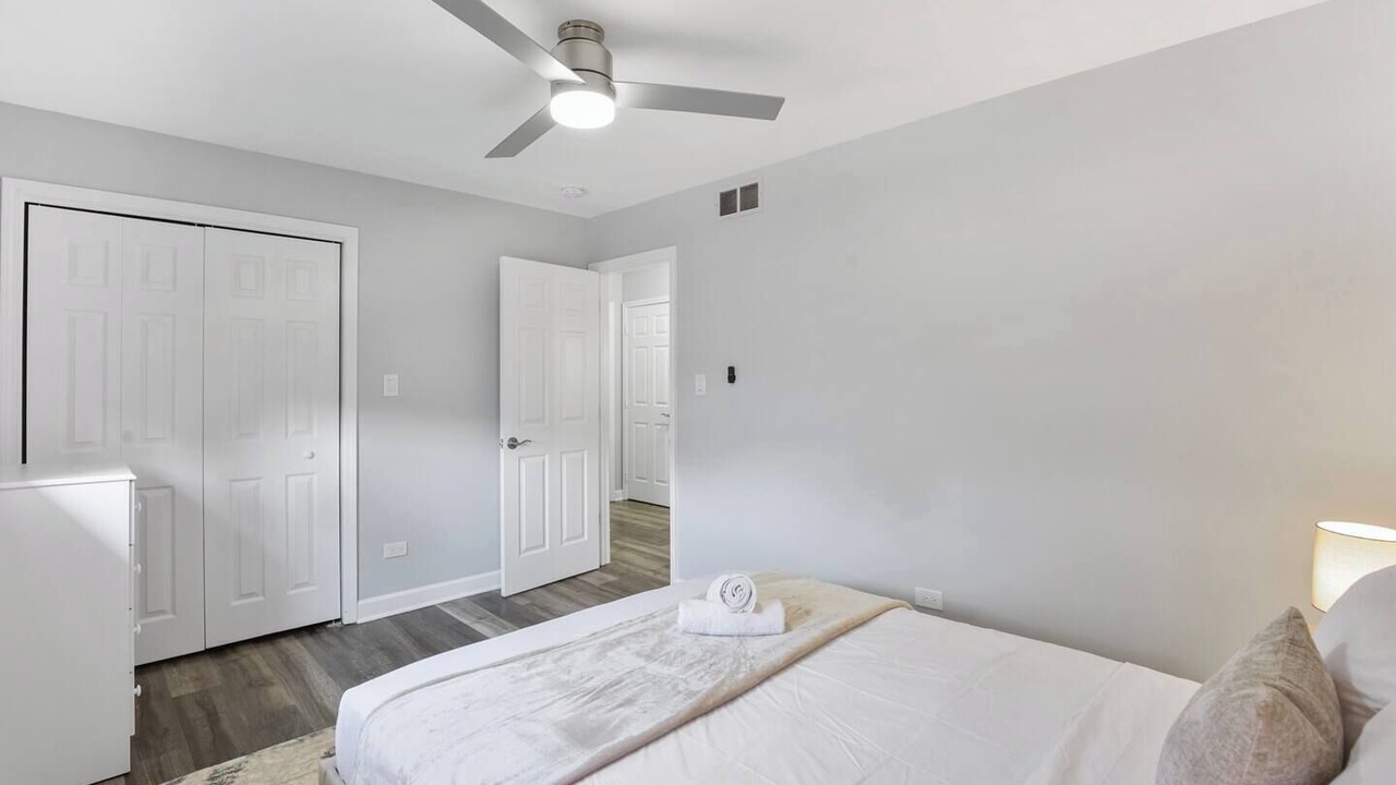 Photo of Bedroom in Clarendon Hills