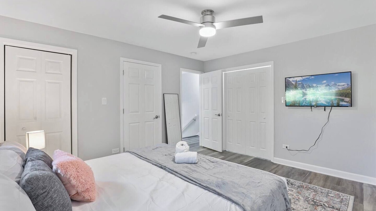 Photo of Bedroom in Clarendon Hills