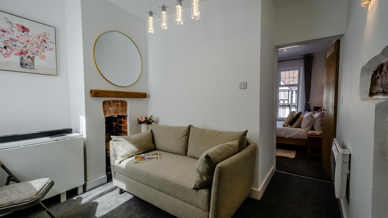 Photo of Livingroom in Warwick Town Centre