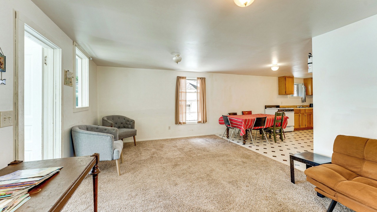 Photo of Livingroom in Irons