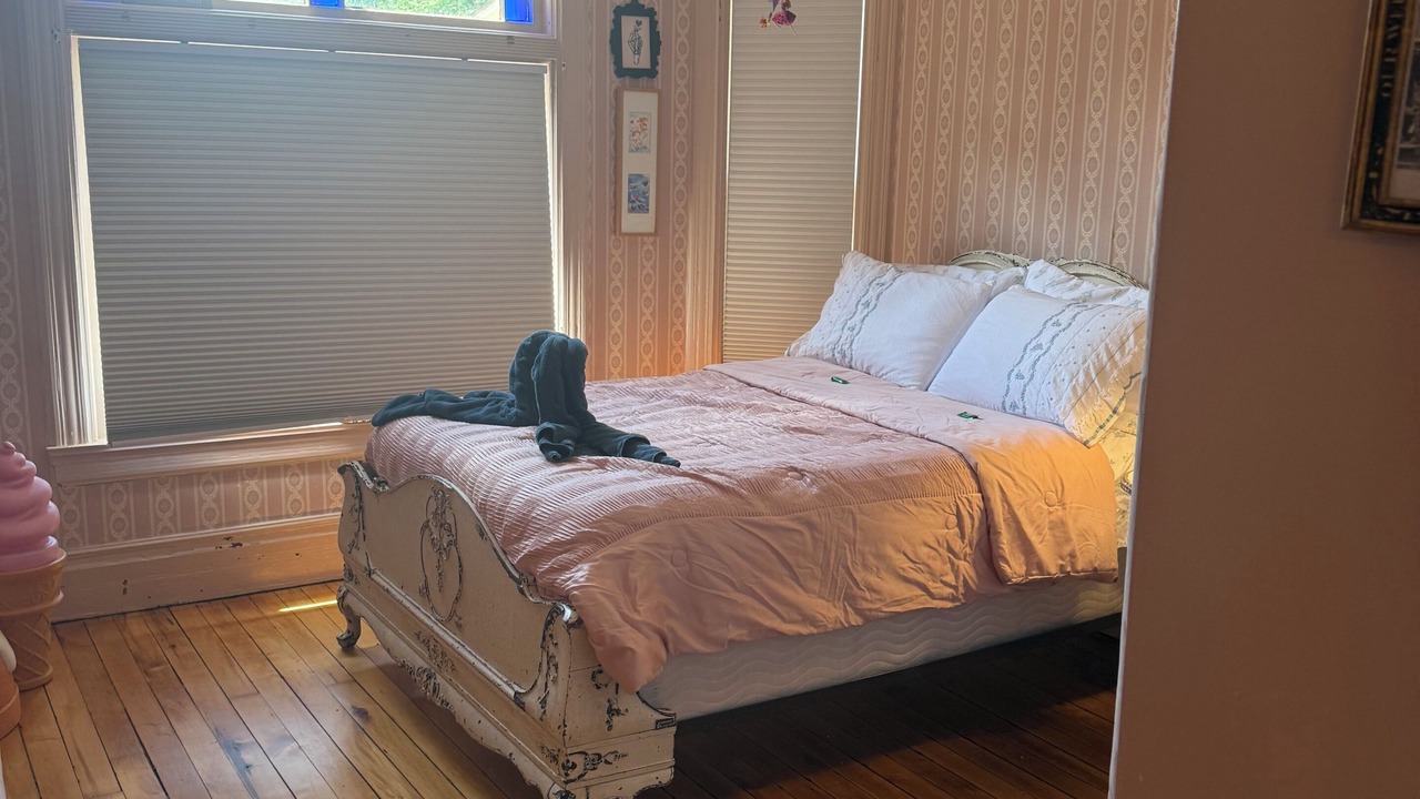 Photo of Bedroom in Belleville