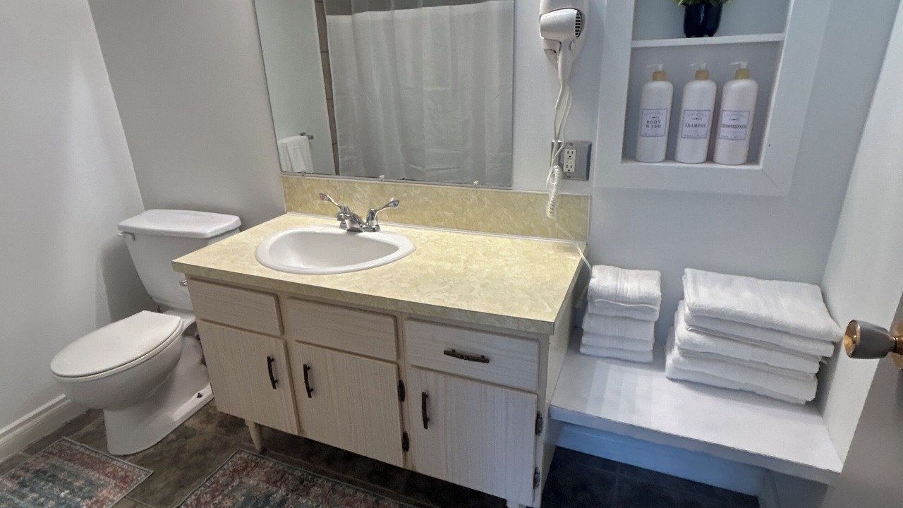Photo of Bathroom in Canyon Meadows