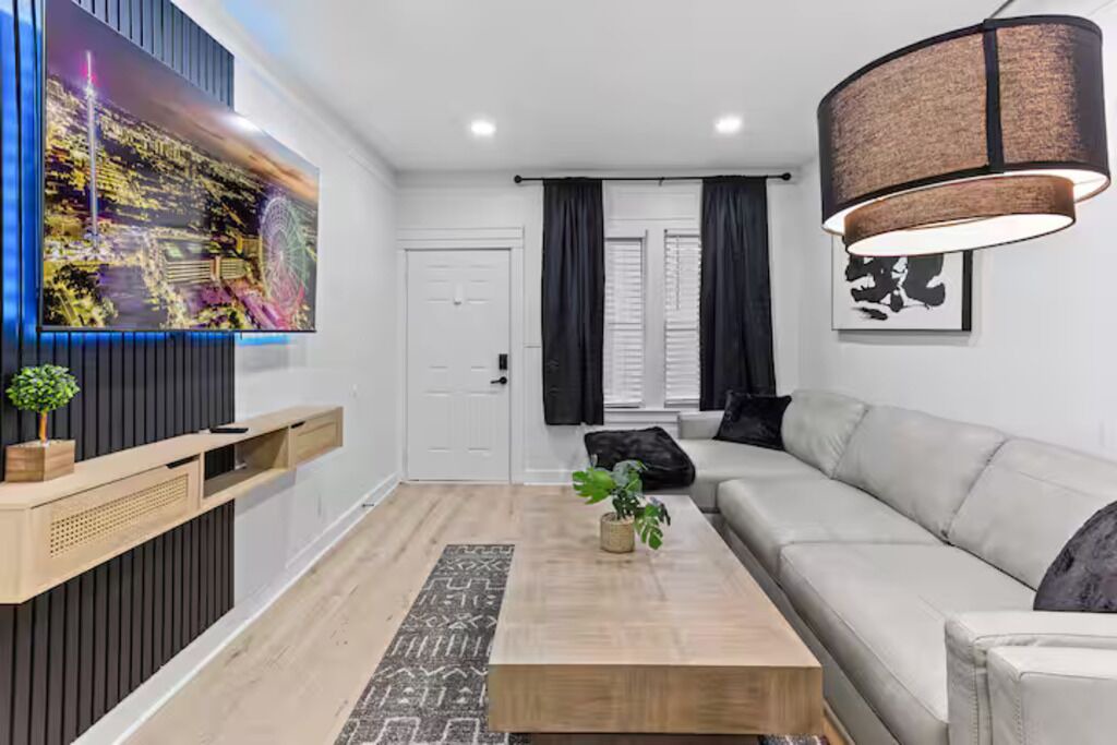 Photo of Livingroom in Lincoln Park