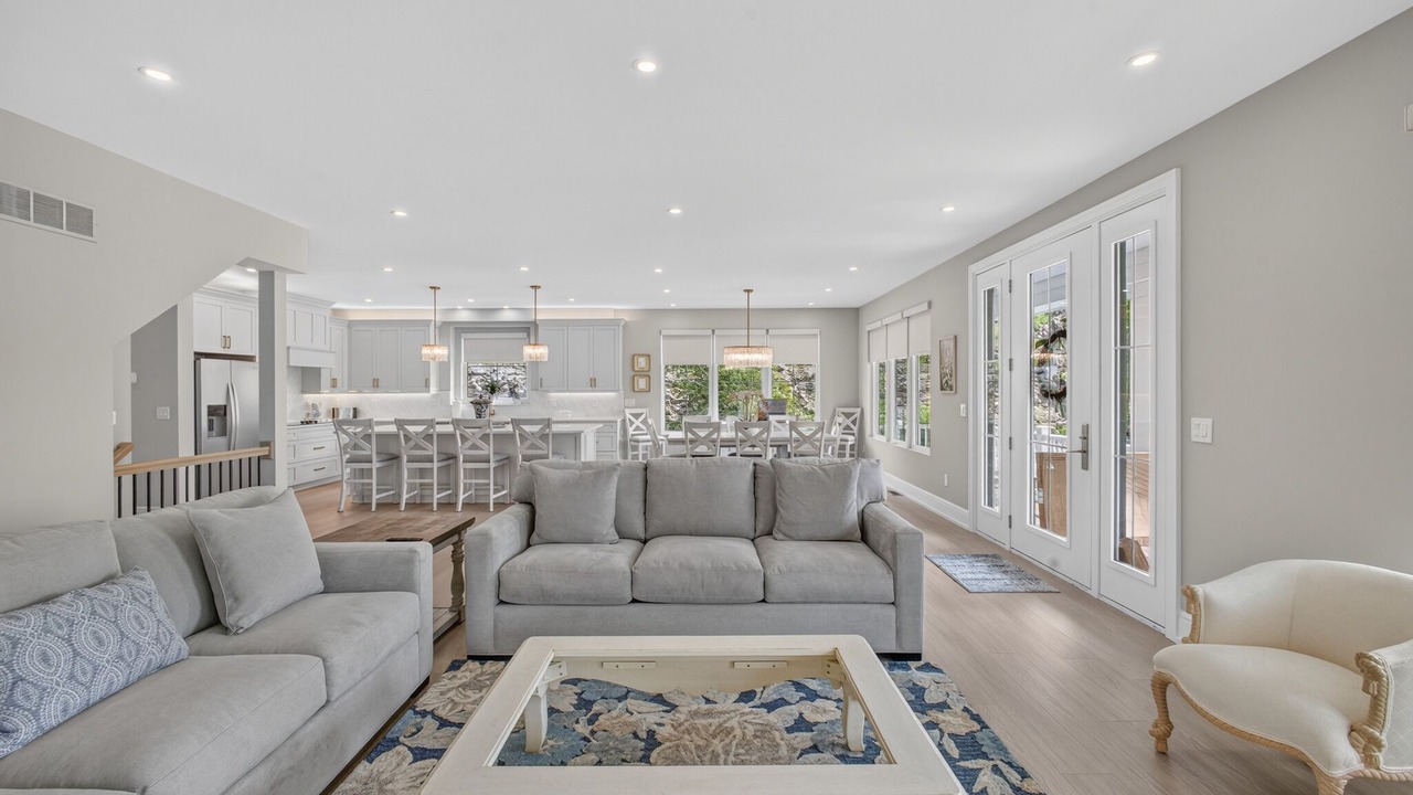 Photo of Livingroom in Bay Harbor
