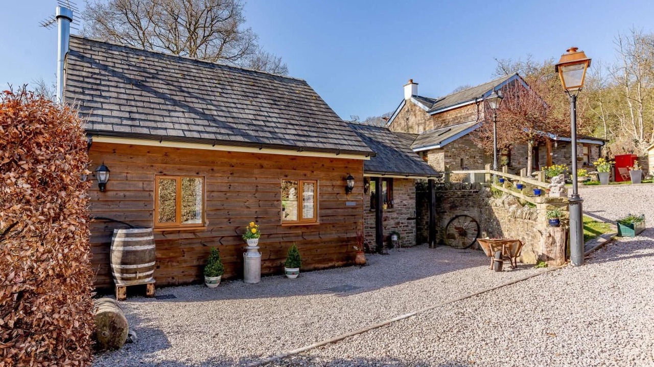 Photo of Outdoor in Whitecroft