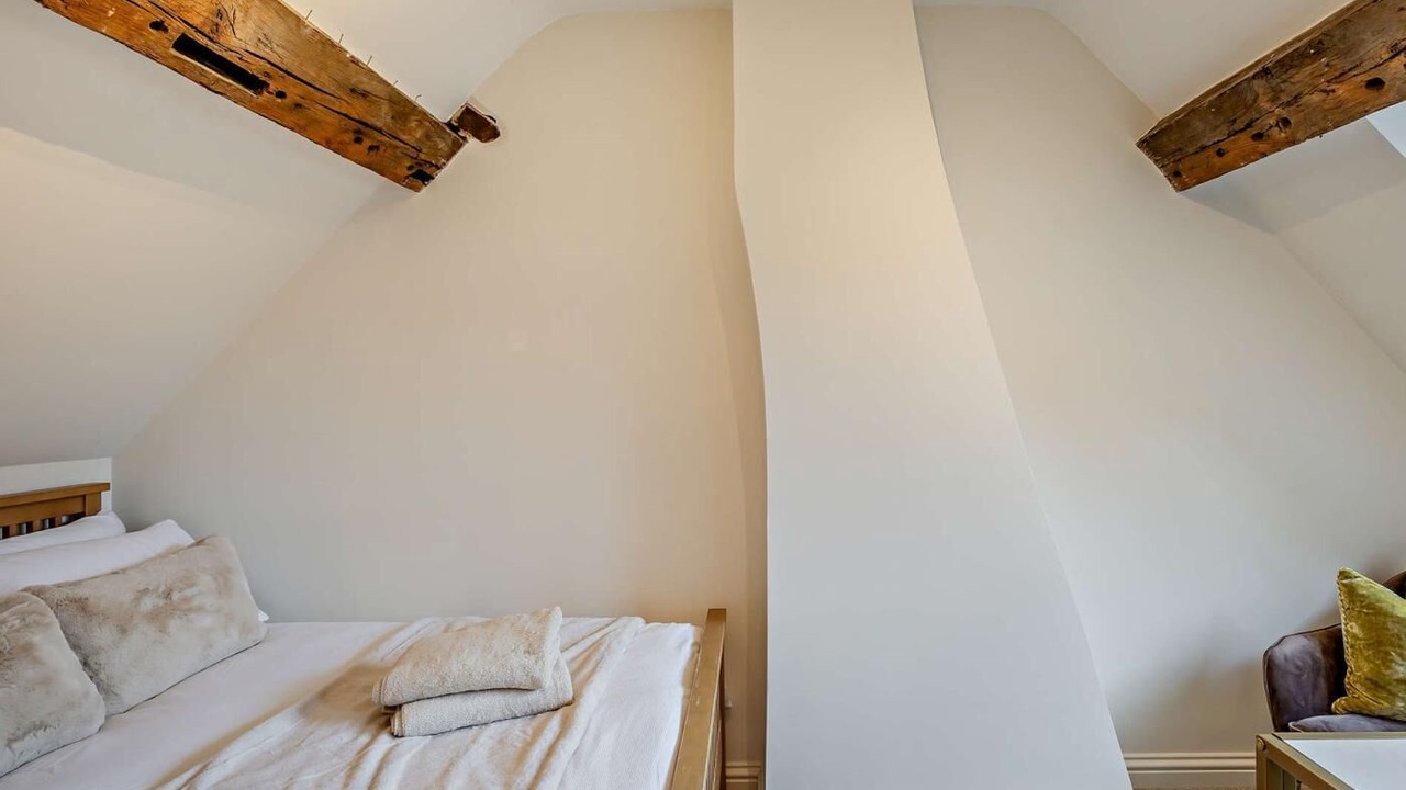 Photo of Bedroom in Warwick Town Centre