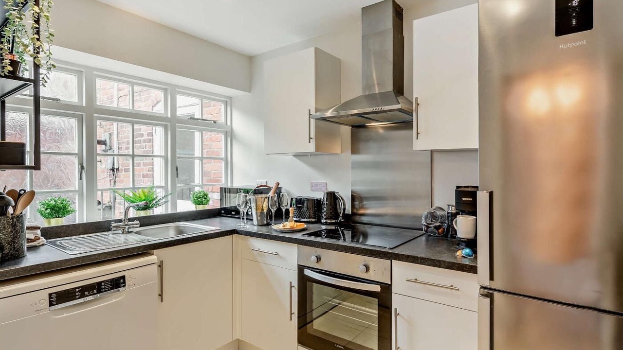Photo of Kitchen in Warwick Town Centre