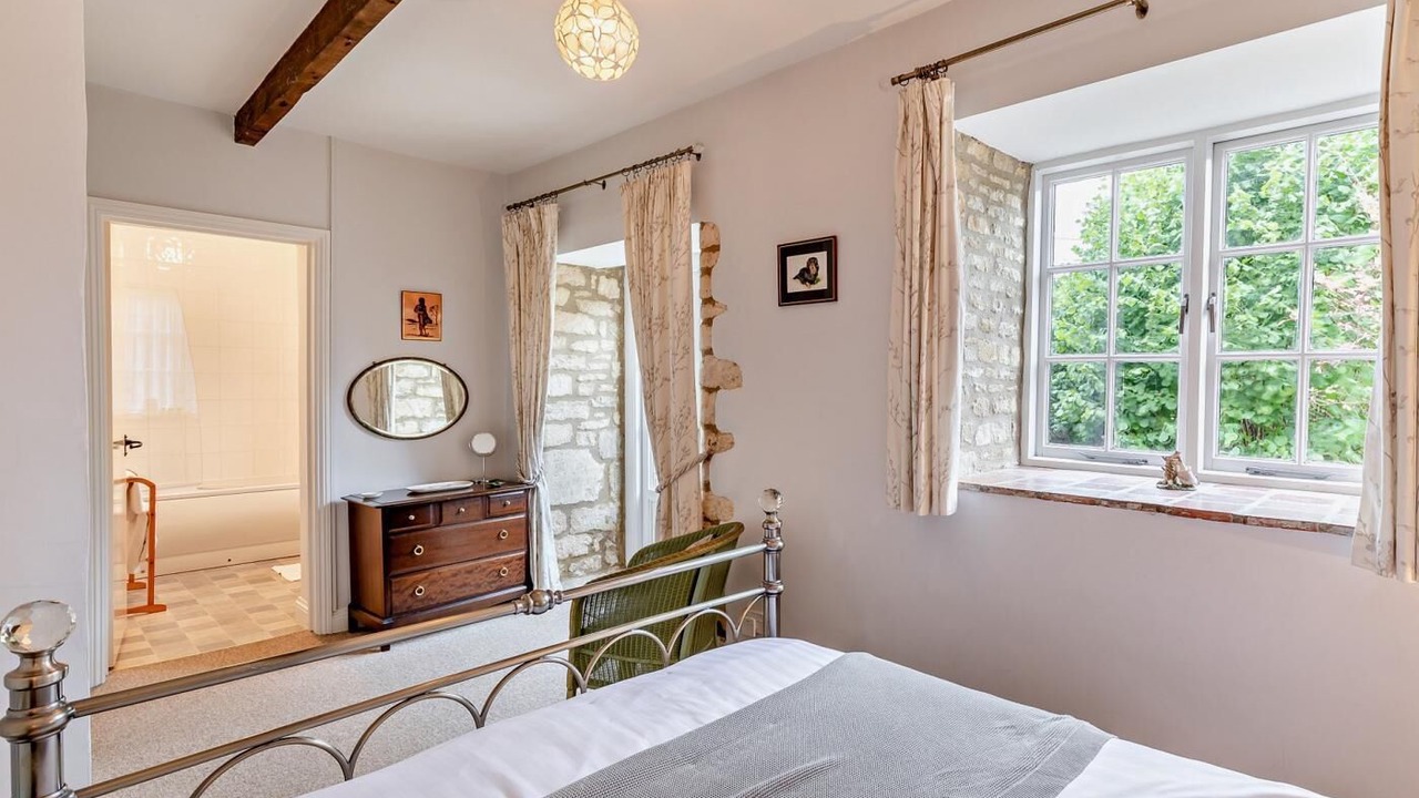 Photo of Bedroom in Rendcomb