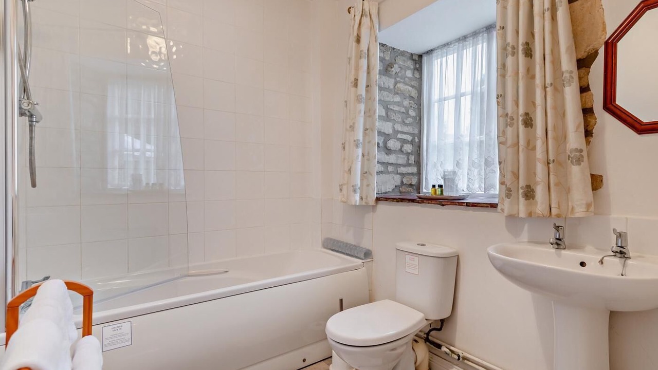 Photo of Bathroom in Rendcomb
