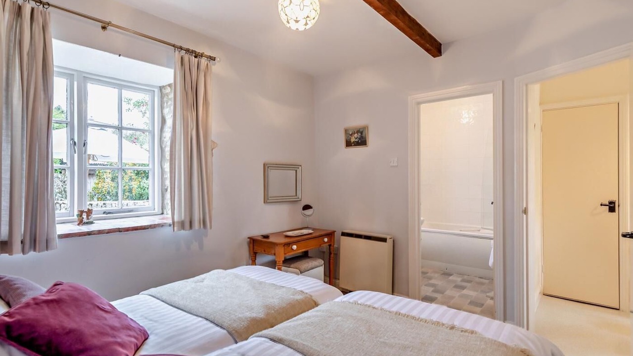 Photo of Bedroom in Rendcomb